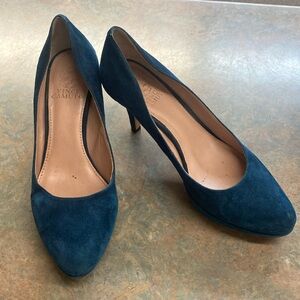Vince Camuto Navy Suede Pump Size 6.5
